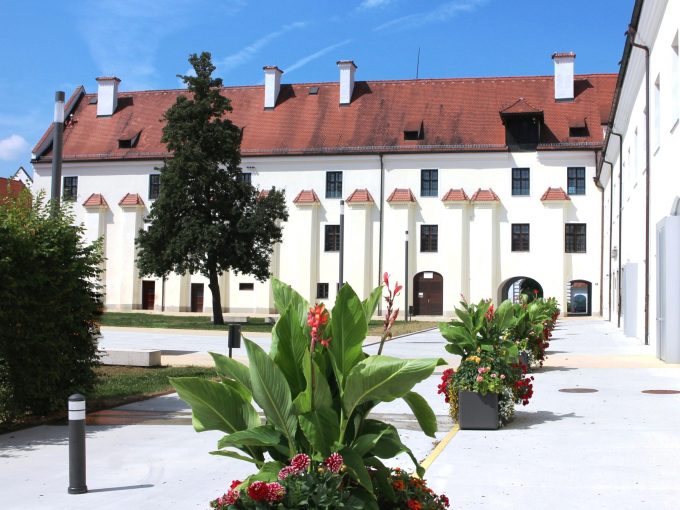 Schloss-Ranshofen-scaled